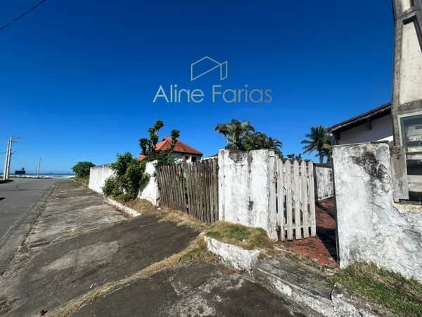 Área exclusiva com 8 terrenos na quadra do mar à venda em Peruíbe