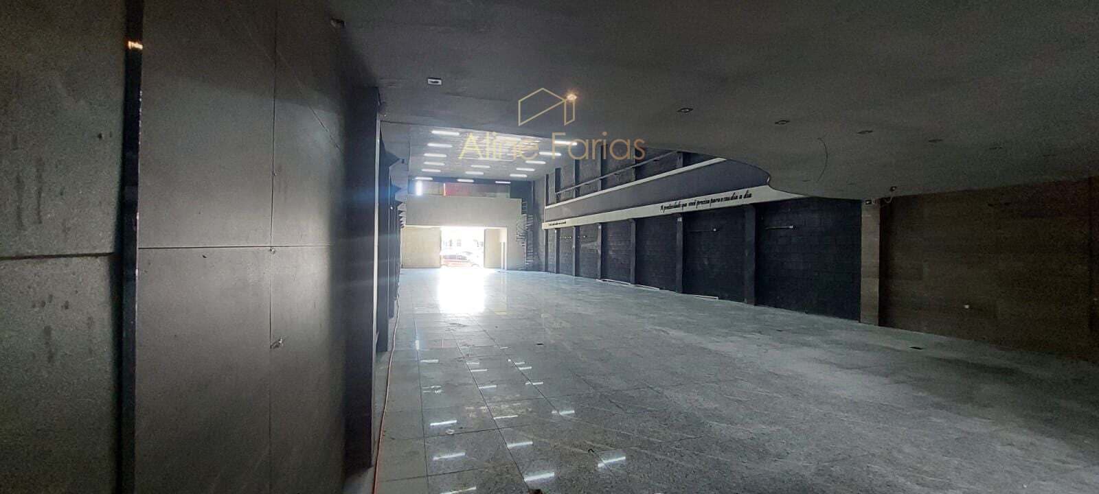 Salão comercial com 627 m² e amplo salão no centro de Peruíbe