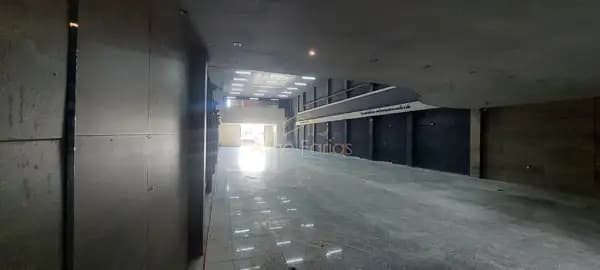 Salão comercial com 627 m² e amplo salão no centro de Peruíbe
