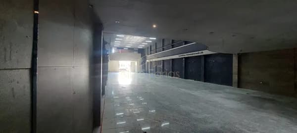Salão comercial com 627 m² e amplo salão no centro de Peruíbe