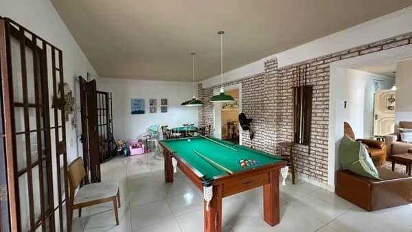 Casa de alto padrão de esquina com 4 suítes à venda em Peruíbe