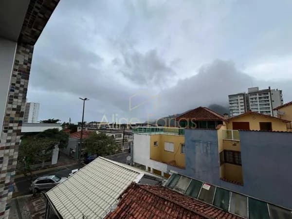 Apartamento á venda no centro com excelente localização próximo a comércios e praia à venda em Peruíbe