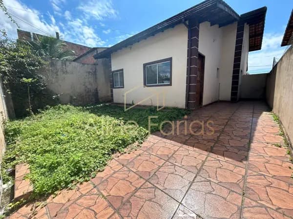 Casa à venda no bairro Não Informado em Peruíbe/SP