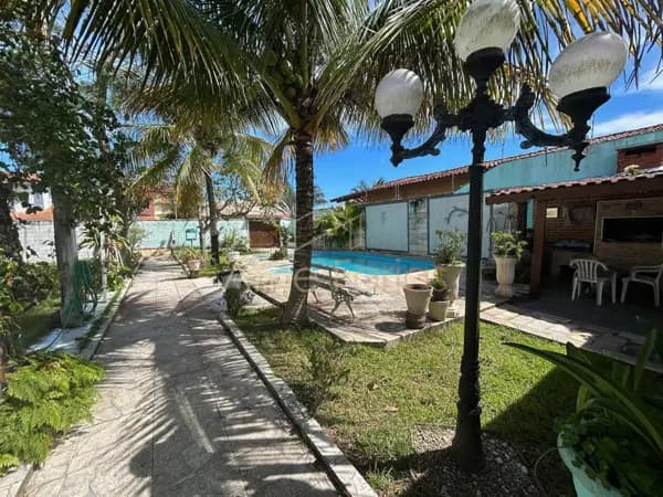 OPORTUNIDADE! Casa com três lotes á venda em Peruíbe