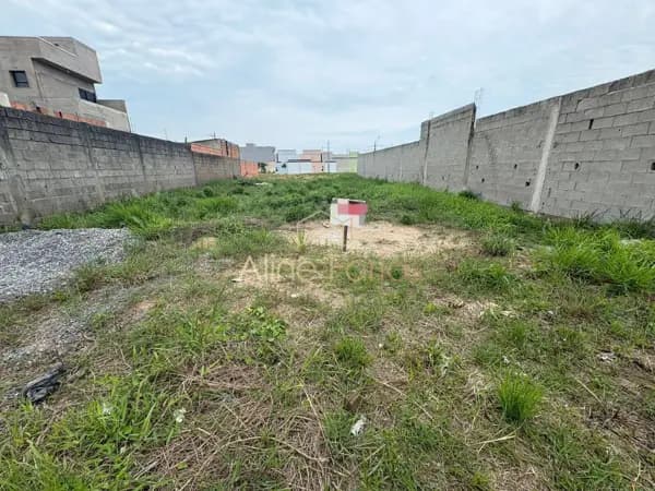 Terreno com infraestrutura completa à venda em Peruíbe