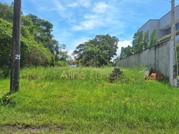 Terreno à venda no Condomínio São Luiz em Peruíbe