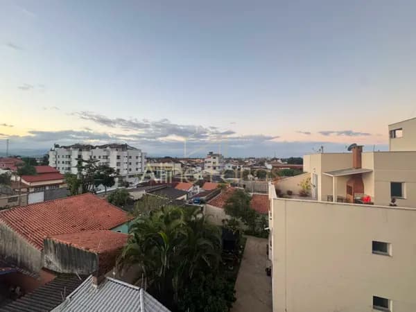 Edifício Florenville: Exclusividade, conforto e vista para o mar no centro de Peruíbe
