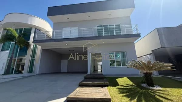 Casa com acabamento moderno, 3 suítes avarandadas e excelente padrão à venda em Peruíbe