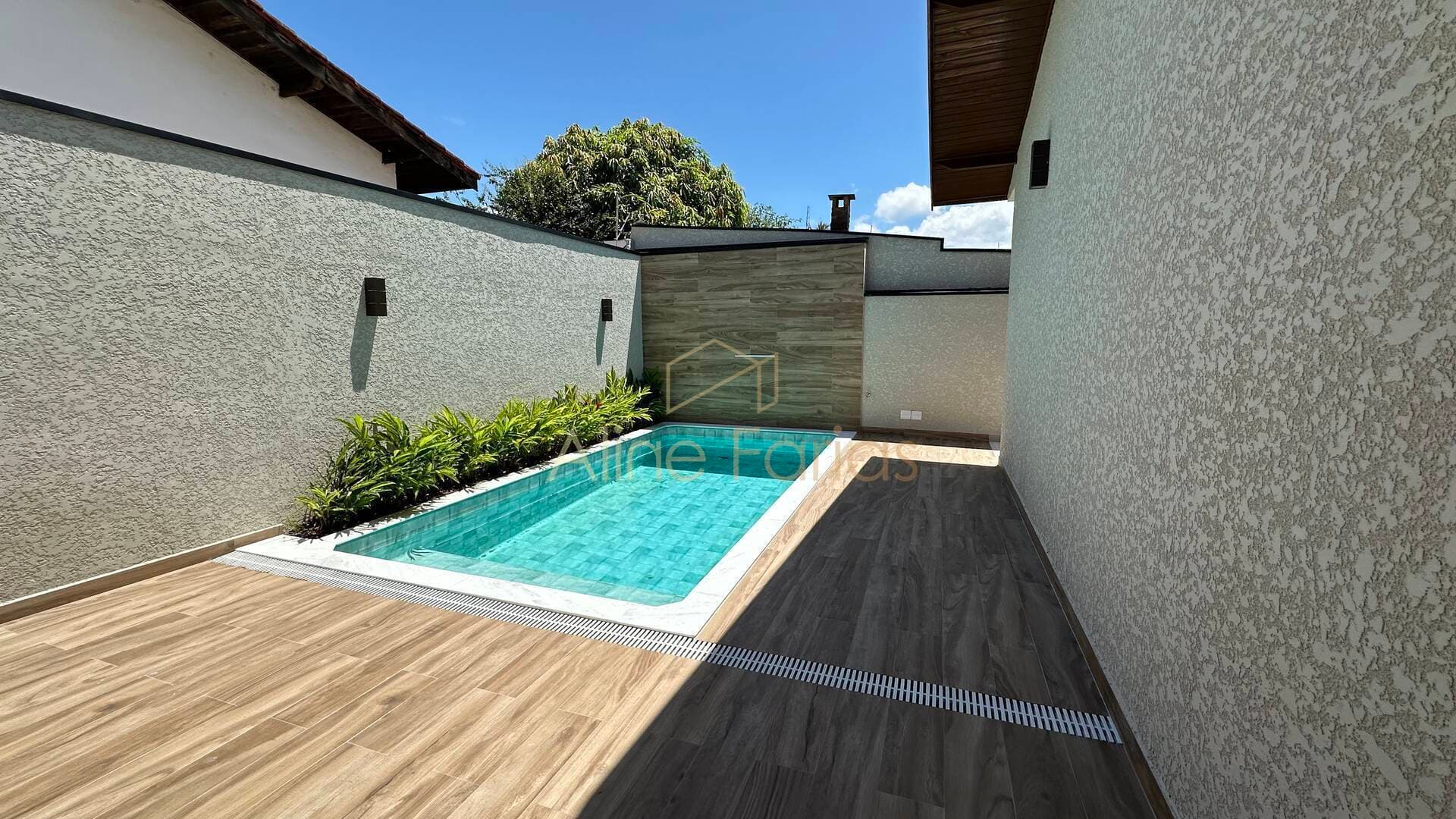 Casa com design contemporâneo à venda em Peruíbe