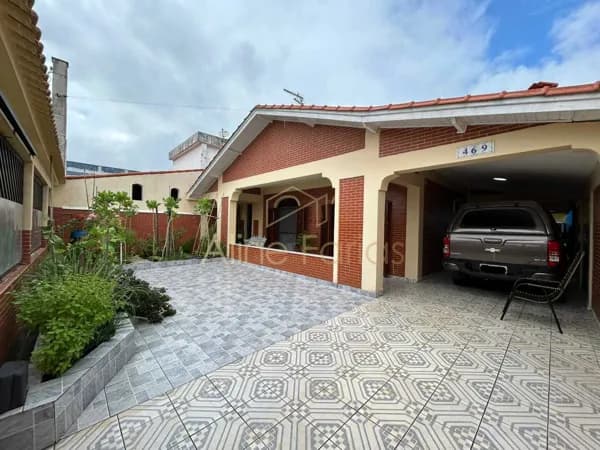 Casa de alto padrão com excelente terreno à venda em Peruíbe