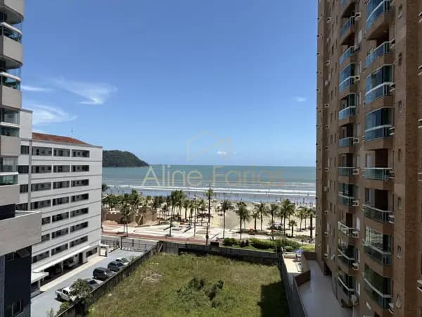 Apartamento à venda com vista para o mar a 70 metros da praia no Canto do Forte em Praia Grande