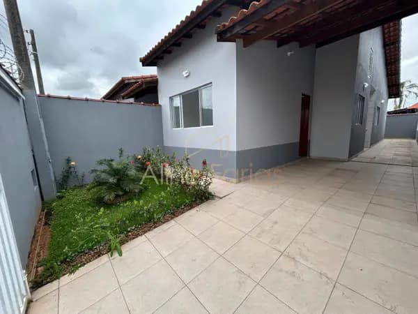 Casa moderna e funcional em região de crescimento à venda em Peruíbe
