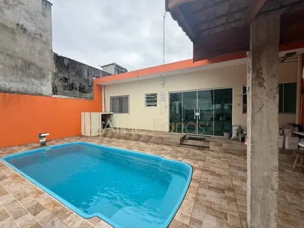Casa à venda no bairro Balneário Três Marias em Peruíbe/SP