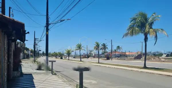 Casa à venda no bairro Balneário Stella Maris em Peruíbe/SP