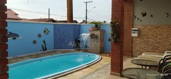 Casa à venda no bairro Parque Balneário Oásis em Peruíbe/SP