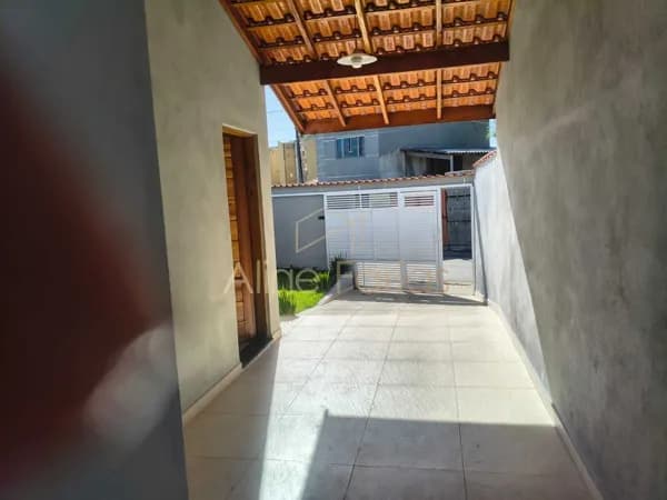 Casa prática e moderna em localização de fácil acesso à venda em Peruíbe