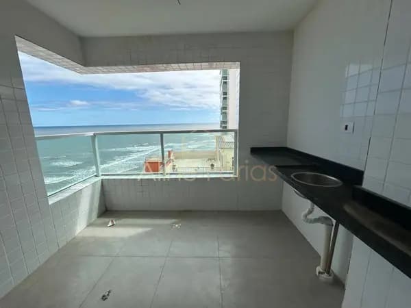 Apartamento à venda frente mar em Mongaguá