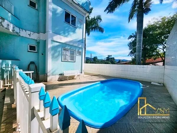 Apartamento, com 2 Quartos, em Condomínio com Piscina, no Parque Nanci