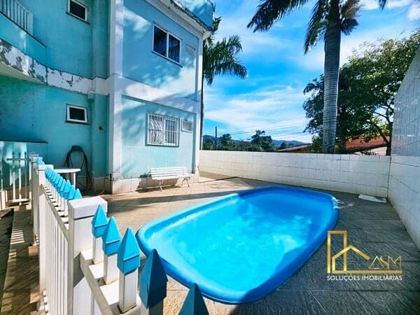 Apartamento, com 2 Quartos, em Condomínio com Piscina, no Parque Nanci