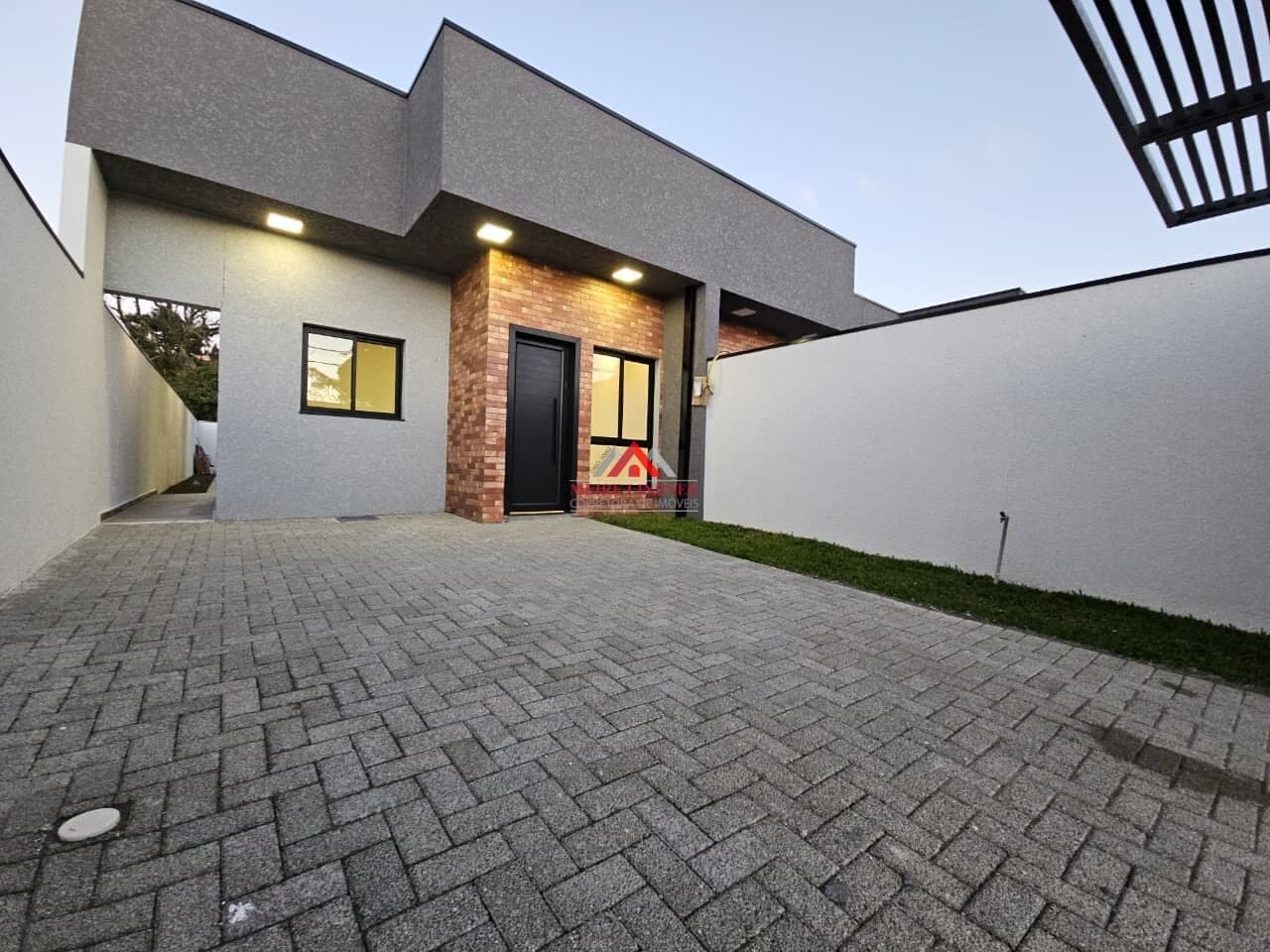 Casa 03 Dormitórios e 1 suíte com 65m² - Cruzeiro - São José dos Pinhais