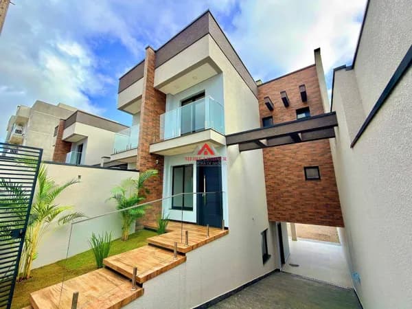 Sobrado 03 Dormitórios e 1 suíte com 170m² - Pedro Moro - São José dos Pinhais.