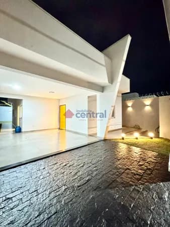 Casa Padrão para Venda no Parque dos Passaros em Patrocinio MG