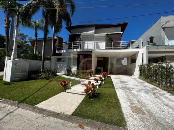 🏡 Casa com 6 Suítes, Piscina e Spa