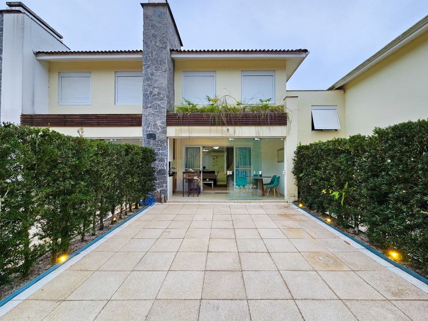 🏡 Villágio Charmoso com Churrasqueira e 3 Dormitórios