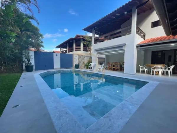 Casa Completa com Piscina e 4 Suítes