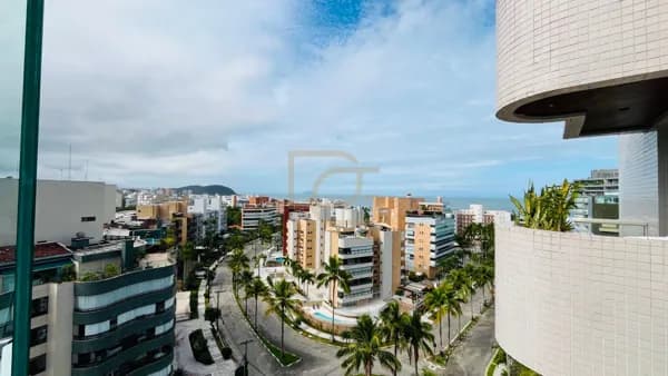 Apartamento Recém-Reformado com Vista Privilegiada