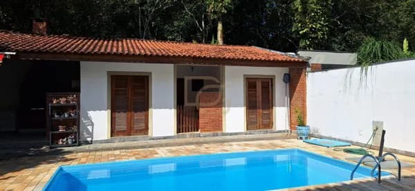 Casa Espaçosa com Piscina e Área Gourmet