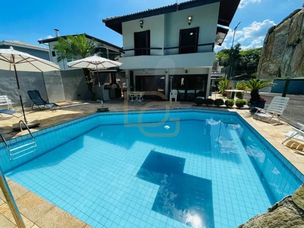 Casa Ampla com Terreno de 792 m² e Excelente Potencial