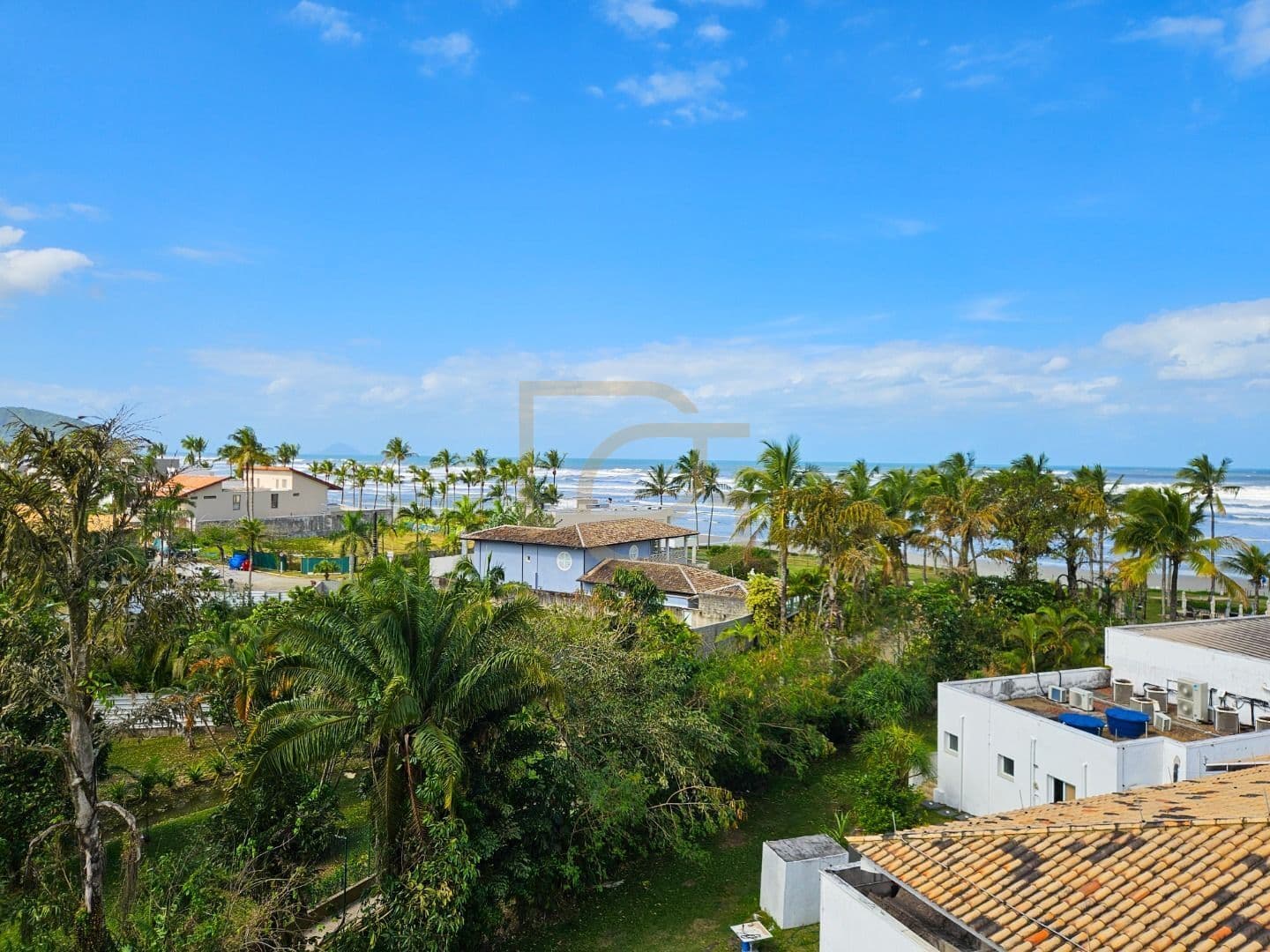 Sofisticação à Beira-Mar com Vista Privilegiada