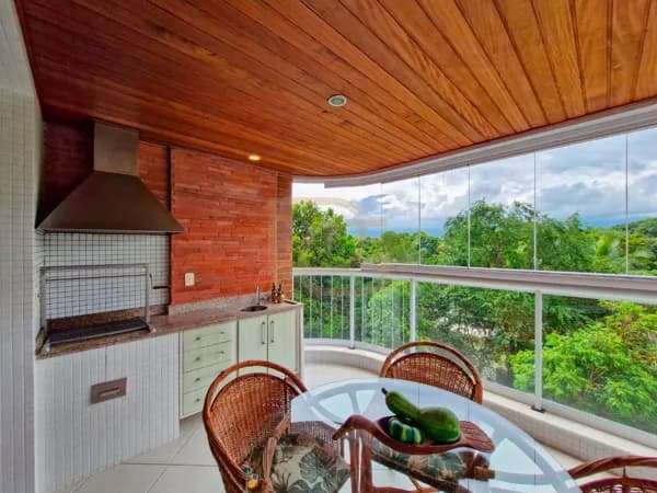 Apartamento Sofisticado com 4 Dormitórios e Ampla Sacada