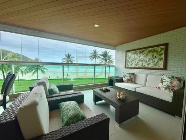 🌊 Frente Mar com 3 Suítes e Vista Definitiva