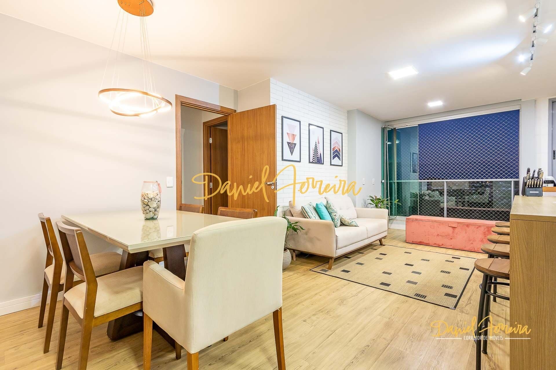 EXCELENTE apartamento no 8º Andar - Nascente, de canto, com vista livre.