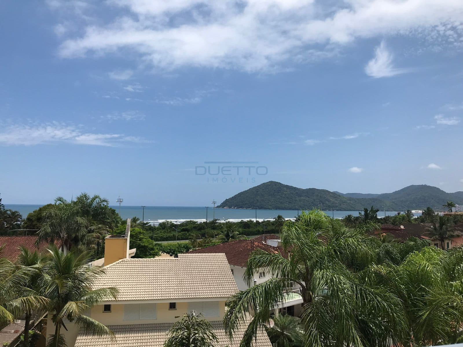 Apartamento Exclusivo com Vista Permanente para o Mar em Maitinga – Bertioga/SP