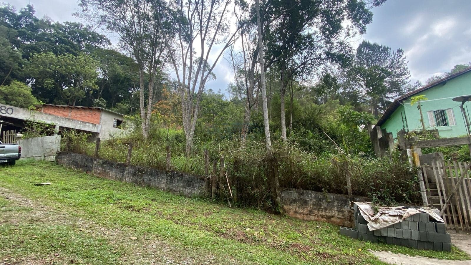 Terreno de 1.621,00m², à venda em Suzano - SP