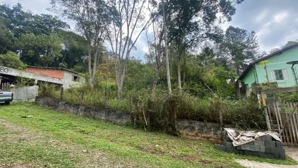 Terreno de 1.621,00m², à venda em Suzano - SP