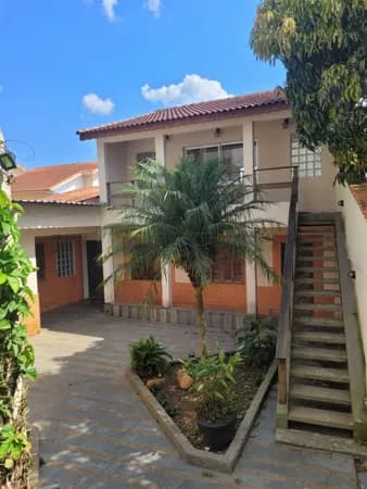 Casa com 03 dormitórios sendo 01 suíte para locação na Vila Oliveira, Mogi das Cruzes - SP