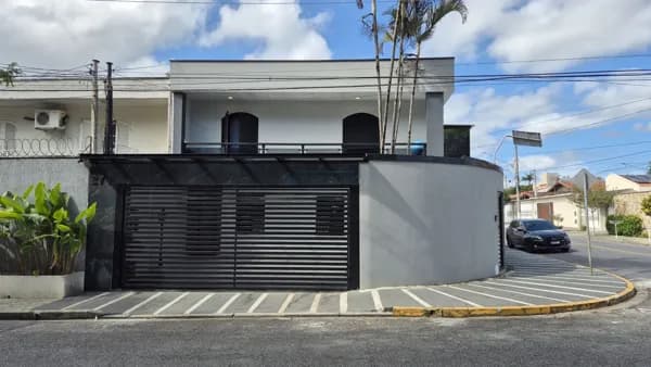 Casa Sobrado em Vila Oliveira, Mogi das Cruzes/SP