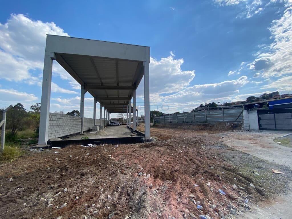 Terreno plano com área coberta de 650m², á venda no Mogilar, Mogi das Cruzes - SP
