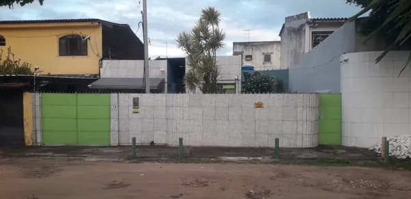 ALUGA-SE CASA TÉRREA EM CASA CAIADA - LAJEADA E GRADEADA, 02 QUARTOS, 02 SALAS, 01 WC SOCIAL, EM OLINDA/PE