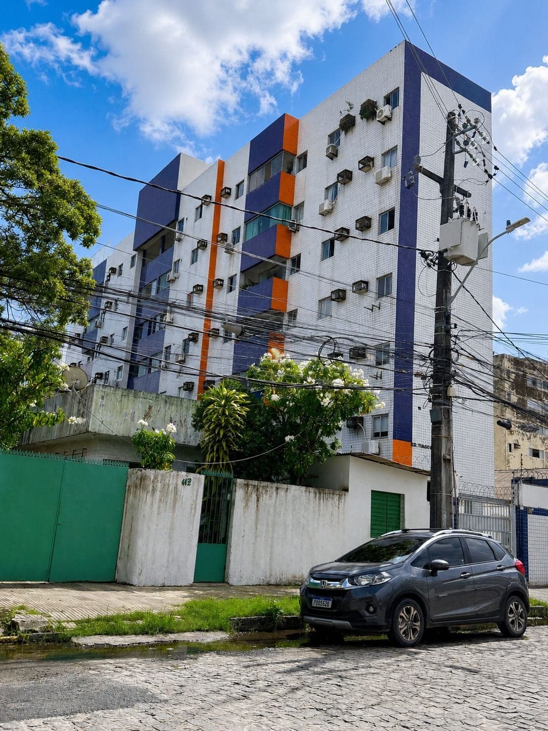 OPORTUNIDADE EM CAMPO GRANDE - EXCELENTE LOCALIZAÇÃO 80,00M² 02 SALAS 03 QUARTOS 01 BANHEIRO 01 SUITE 01 GARAGEM COBERTA ARMÁRIOS PLANEJADOS PRONTO PARA MORAR