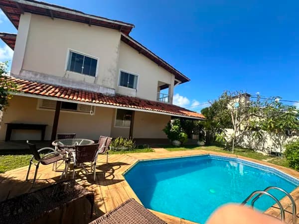 Casa em Vilas do Atlântico 4/4 com suíte