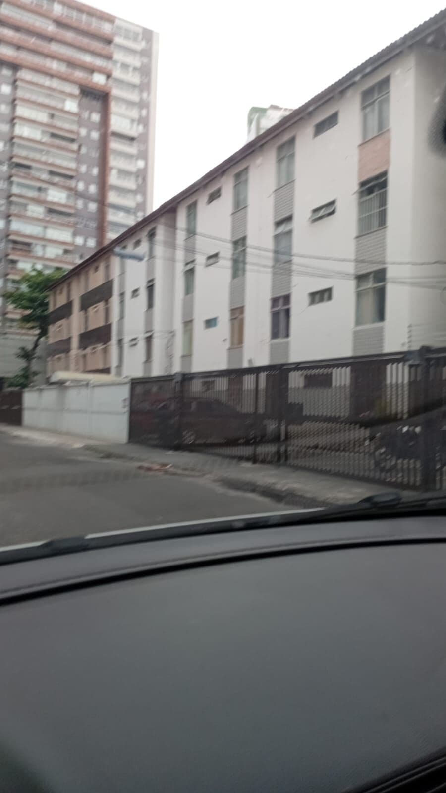 Costa azul 2/4 com dependência