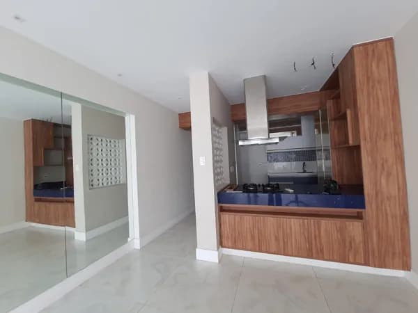 Pituba 2/4 com suíte e 02 vagas