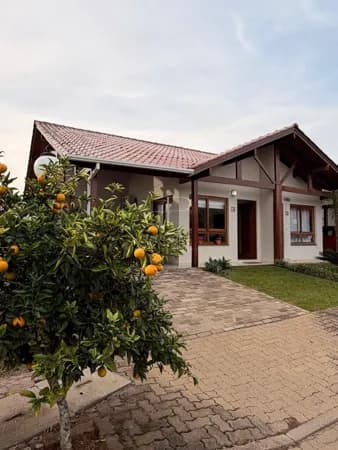 Casa de Condomínio em Dois Irmãos - Floresta