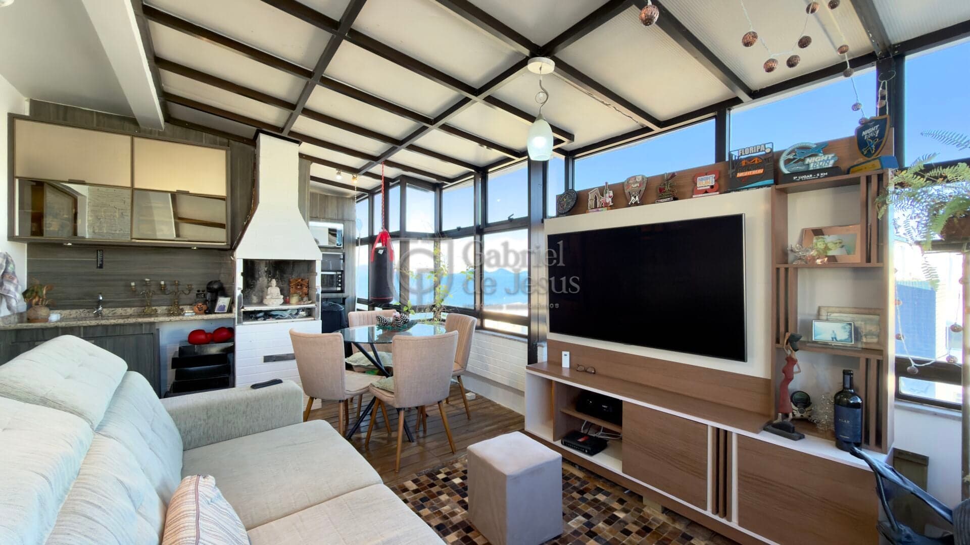 Cobertura duplex com vista mar na Almirante Lamego