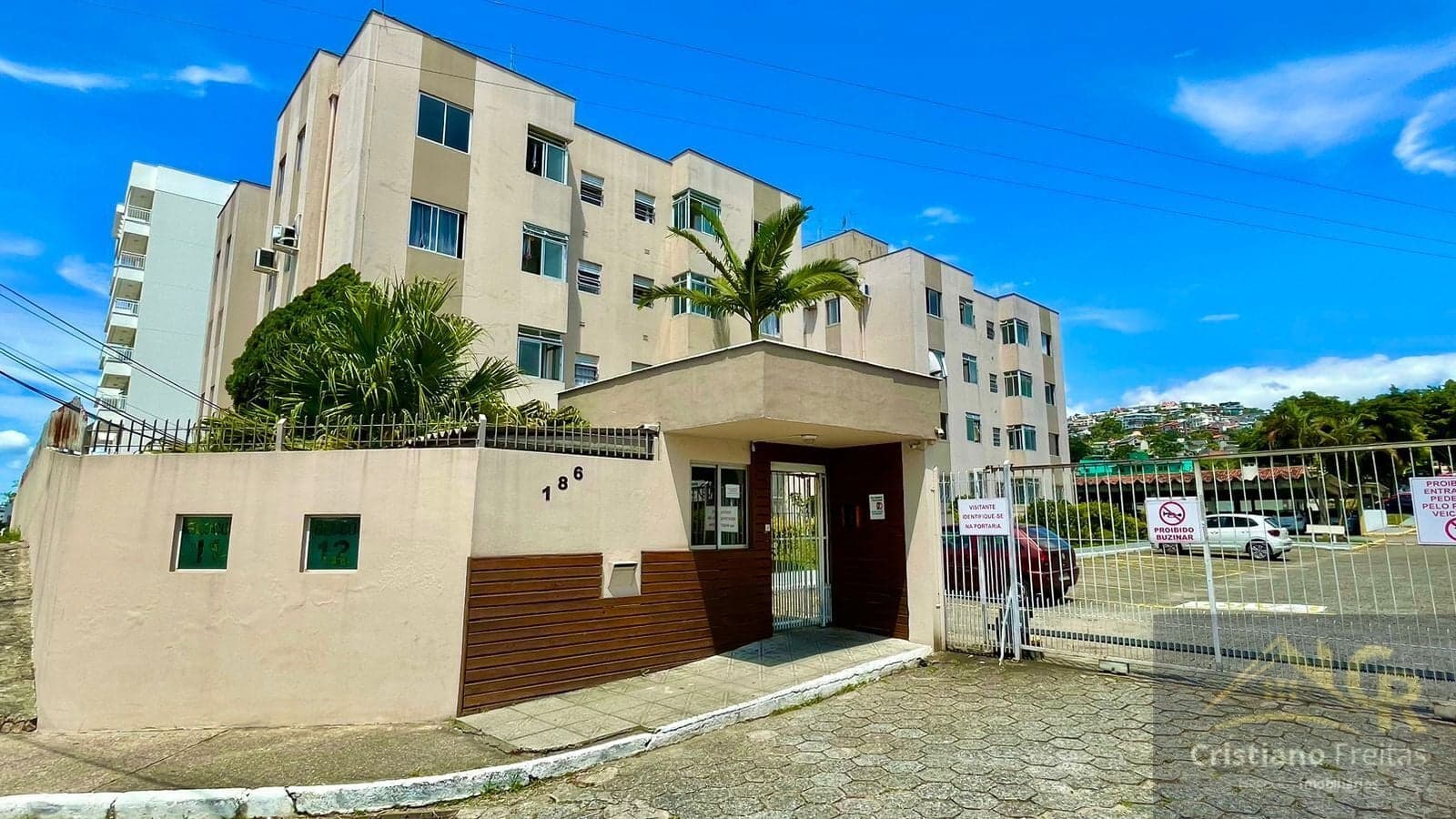 Apartamento com 3 dormitórios no bairro Bela Vista, São José - SC